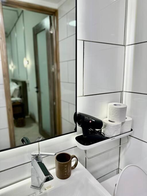 Le Bijou Chic In The Heart Of Saigon Charm With View Apartment Ho Şi Min Exterior foto